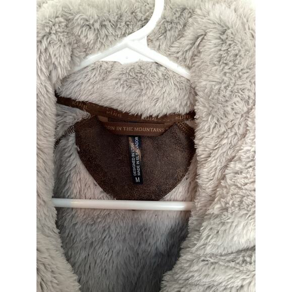 Kuhl Women's Flight Fuzzy Sherpa Full Zip Hooded Jacket Vest tan Size Medium - Picture 6 of 12